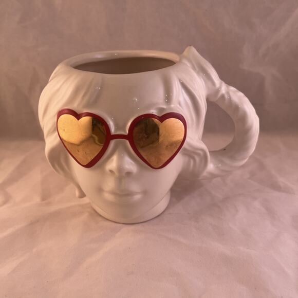Sheffield Home Other - Sheffield Home Ceramic 16oz Pre Teen Girl Gold Heart Sunglasses Novelty Mug